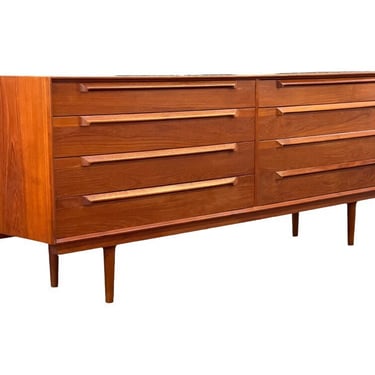 Free Shipping Within Continental US - Imported Vintage Danish Modern Solid Teak 8 Drawer Dresser Dovetail Drawers 