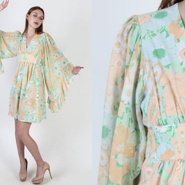 Kimono Sleeve Wrap Dress / Vintage Pastel Floral Dress / Angel Sleeves Short Bohemian Dress / 70s V Neck Thin Mini Size Medium 