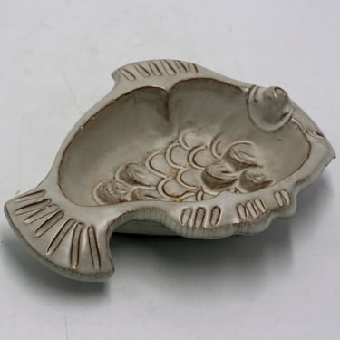 vintage B Welsh pottery fish dish 