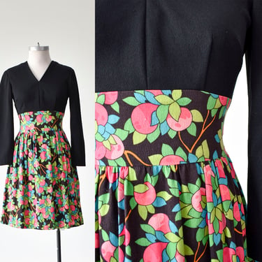Vintage 1970s Mini Dress / Berry Print Vintage Dress / 1970s Longsleeve Mini Dress / Black and Pink 70s Dress / 1970s Day Dress / 70s Party 