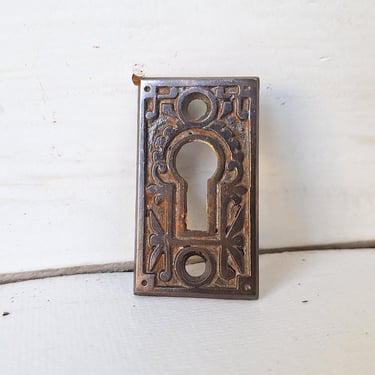 Eastlake Escutcheon, Antique Cast Iron Keyhole, Ornate Escutcheon Iron Key Plate Key Hole Cover Antique Key Hole Eastlake Key Plate 020606 