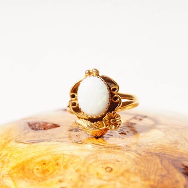 Vintage 14K Yellow Gold Flower/Leaf Opal Ring, Natural White Opal Cabochon, Native American Navajo Style, Bohemian Gold Ring, Size 6 1/2 US 