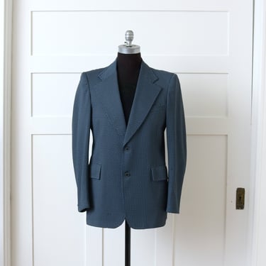 mens vintage 1970s sports coat • blue & white zig-zag print double-knit blazer 