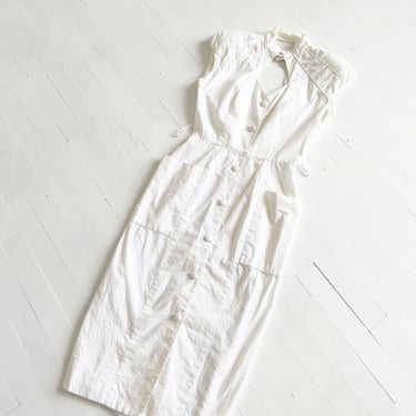 1980s White Cotton Button Down Wiggle Dress with Keyhole Neckline and Open Back 
