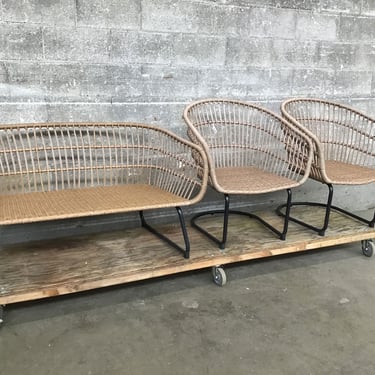 Modern Wicker Patio Set (Seattle)