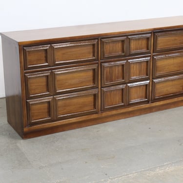 Mid-Century Modern Walnut Credenza/Dresser 