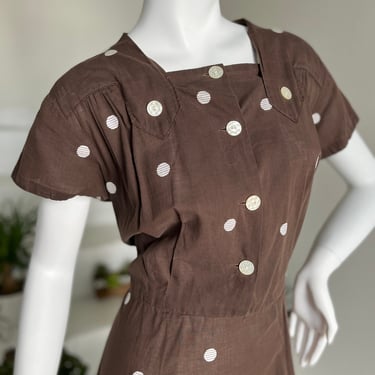 1950s Summer Brown Cotton Dress Embroidery Cute Details and Buttons 40 Bust Vintage 