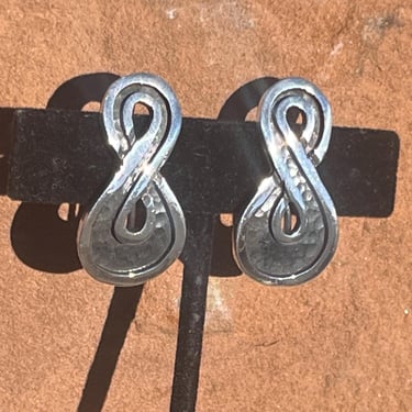 Margot De Taxco ~ Vintage Mexico Sterling Silver Infinity Screw Back Earrings with Oxidized Black Hammered Background 