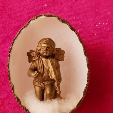 Vintage Egg Diorama Angel Christmas ornament 