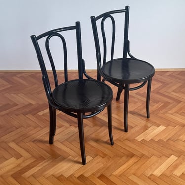 1 of 2 Vintage Black Wooden Bistro Chair / Mid Century Thonet Dining Chair / Bentwood Chair / Cafe Chair / 1970s 