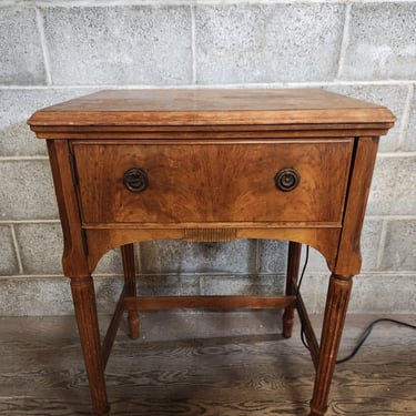 Vintage New home 5 drawer sewing table with machine