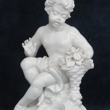 Porcelain White Cherub Sculpture Figurine Made in Italy 3671B