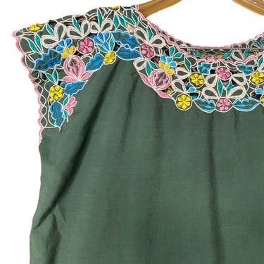 Vintage Green Floral Embroidered Muumuu Dress Bohemian Hippie Summer Dress M/L 