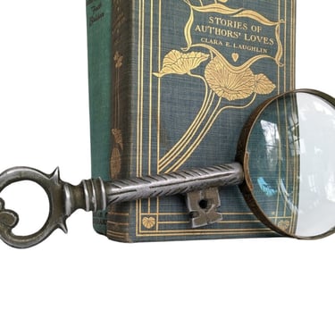 Vintage Magnifying Glass with Skeleton Key Handle / Large Embossed Brass Frame Victorian Style Magnifying Glass with Convex Lens 