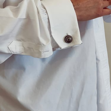white button up with vintage swirl buttons