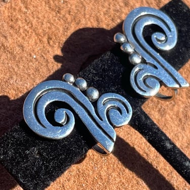 Maricela ~ Vintage Taxco Sterling Silver Swirly Curvy Midcentury Screw Back Earrings 