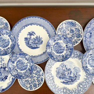 Vintage English Blue and White China Plates. Chinoiserie Plate Wall Gallery Collection. Grandmillennial Kitchen Decor. 