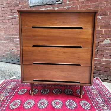 Mid century walnut 4-drawer chest