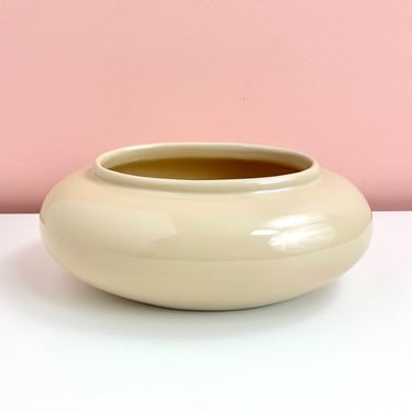 Oval Shaped Haeger Cream Vase 