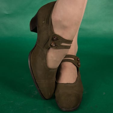 1920s Shoes -  Size 5.5 6 - Fantastic Deadstock Vintage 20s Suede Mary Jane Two Tone in Army Green with Broguing 
