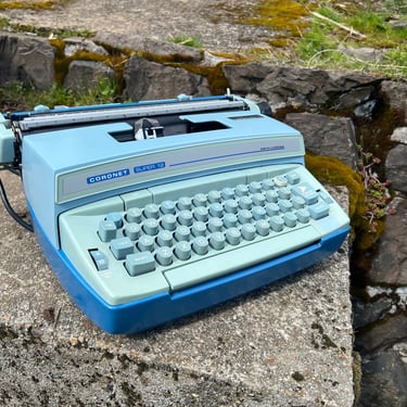 Vintage Typewriter Coronet Super 12 Smith Corona Baby Blue 