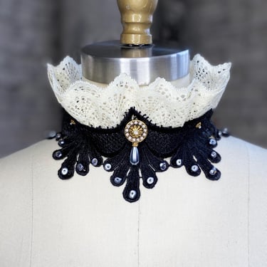 Plus Size Victorian Style Choker with Rhinestone Medallion and Beads 