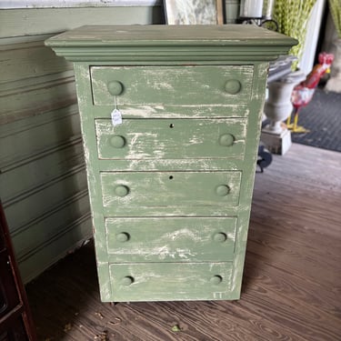 Cute Lil' Chippy Green Dresser