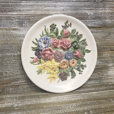 1970s Vintage Floral Ceramic Wall Plate, Holland Mold Shabby Cottage Chic Wall Decor, 3D Flowers Art Decorative Plaque, Vintage Home Decor 