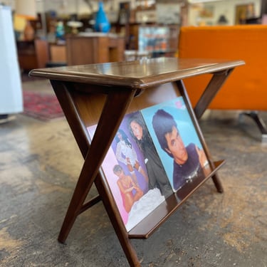 Mid Century Heywood Wakefield Maple Magazine Side Table