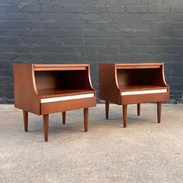 Pair of Mid-Century Modern Two-Tone Night Stands by American of Martinsville, c.1960’s 
