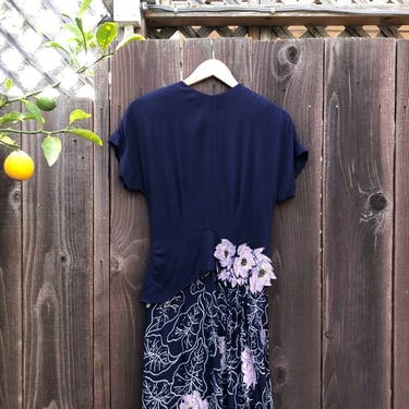 1940s navy blue floral dress . vintage appliqué dress . size medium 