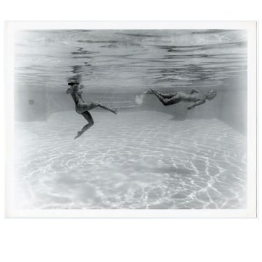 Bunny Yeager Photo, Swimmers