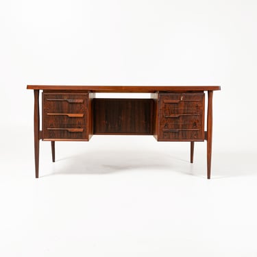 1960s Free Standing Rosewood Desk in the manner of Arne Vodder 