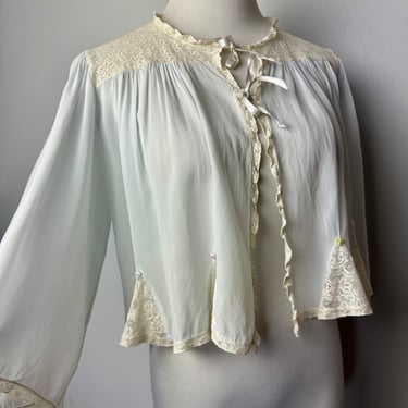 Vintage 50’s 1960’s bed jacket~ Pale baby blue off white lace trim~ flowing cropped wide pleated~ Pinup style nighty feminine sleepwear~ M/L 