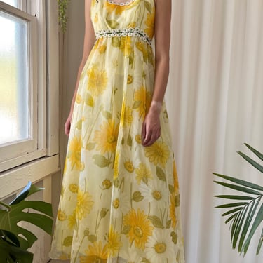 60s Daisy Print Maxi Dress