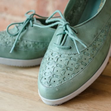 green leather flats | 70s 80s vintage turquoise aqua blue green leather woven lace up shoes size 6 
