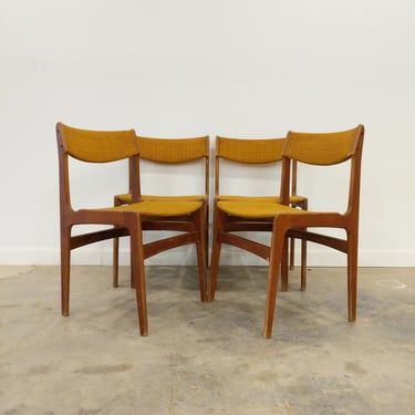 Set of 4 Vintage Danish Mid Century Modern Dining Chairs - RE-UPHOLSTERY INCLUDED 