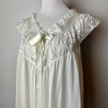 Vintage 50’s-60’s nightgown ~ white nighty with bow~ button down lace nylon long sleepwear/robe dressing gown negligee /size LG 42 