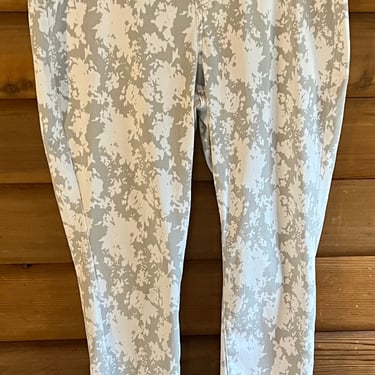 Legacy Pale Gray and White Print Stretch Jeans Size Large 