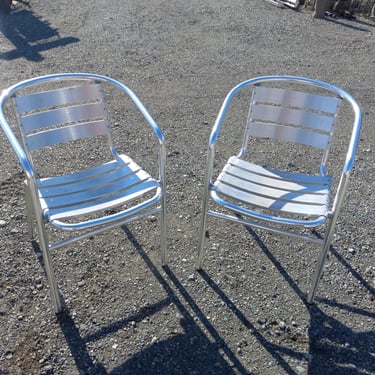 Pair of Aluminum Patio Chairs, 19 x 21.5 x 28