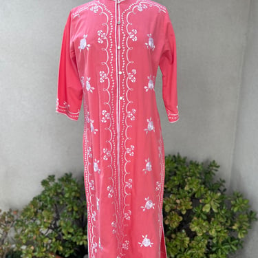 Vintage boho white embroidered peach pink dress kaftan by Chuchi Philippines sz Small 