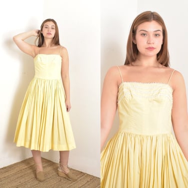Vintage 1950s Dress / 50s Floral Cotton Sundress / Pale Yellow ( medium M ) 