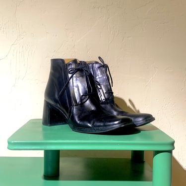 Black Leather Boots Vintage 90s Block Heel Square Toe Ankle Boots Lace Up Simple Minimal Size 9 