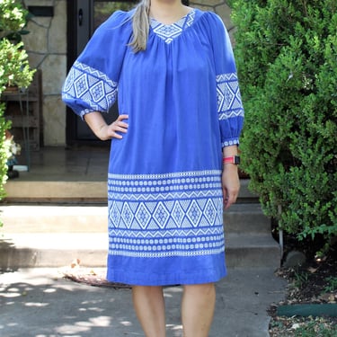 Guatemalan Dress, Vintage 70s, Maya Quiche, Medium Women, blue white cotton, tapestry design 