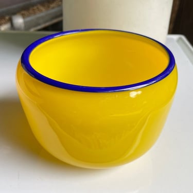 Vintage 1990s Yellow Art Glass Bowl with Blue Rim Post Modern Simplicity 