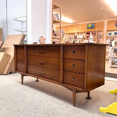 Free Shipping Within Continental US - Vintage Mid Century Modern Solid Walnut 9 Drawer Dresser with Bow-Tie and Cone Shape Atomic Age Origin 