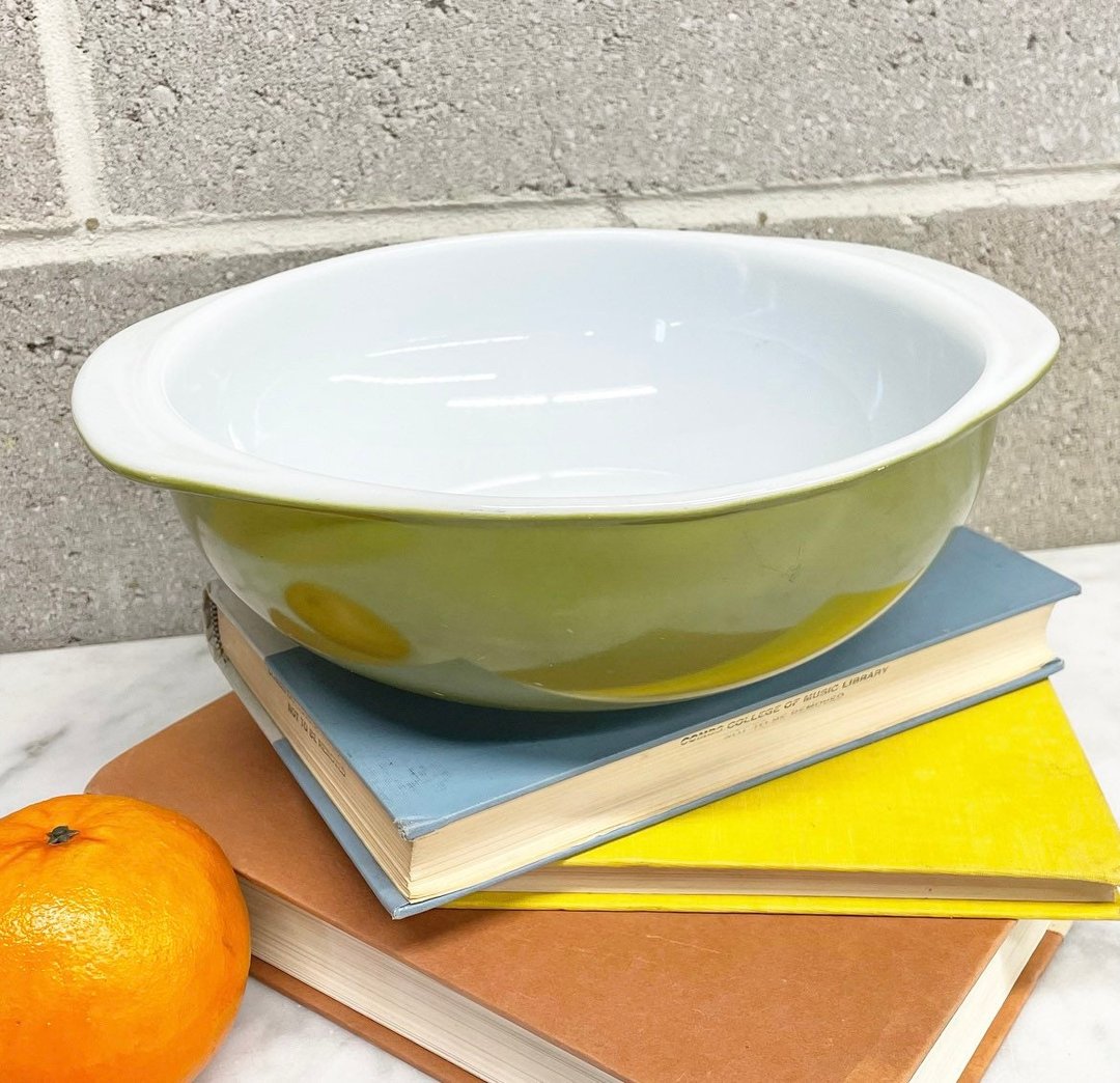 Pyrex Verde Cinderella Mixing Bowls, Avocado Green, 2.5 Quart, 4 Quart,  443, 444, 1970's Kitchen 