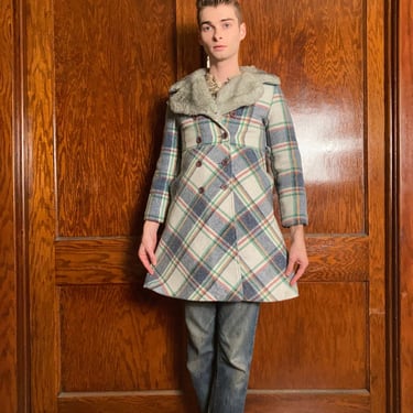 70s Plaid coat with faux shearling collar 