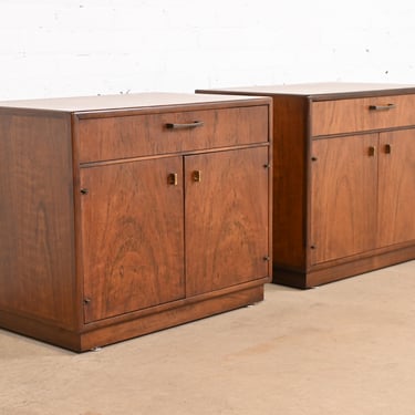 Jack Cartwright for Founders Mid-Century Modern Walnut Nightstands, Pair
