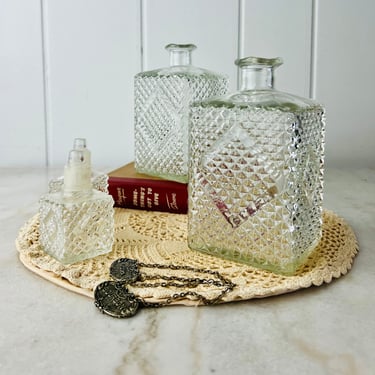 Vintage Glass Decanter set of 2, Square, 1 litre, Diamond Point one cap, Scotch/Vodka, Bourbon/Gin, for bar, retro, mid century decor, gift 